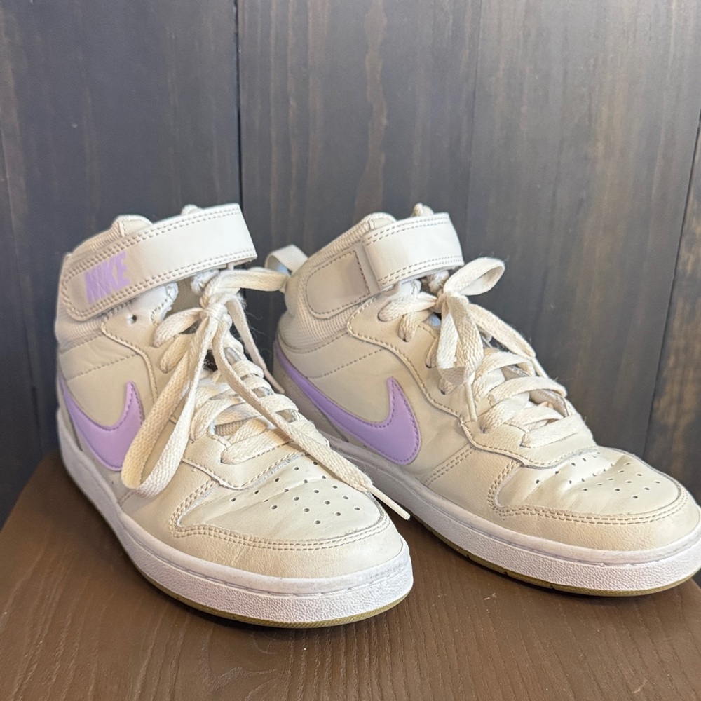 Nike Youth Kids Girls Sneakers Purple Cream Sz. 4